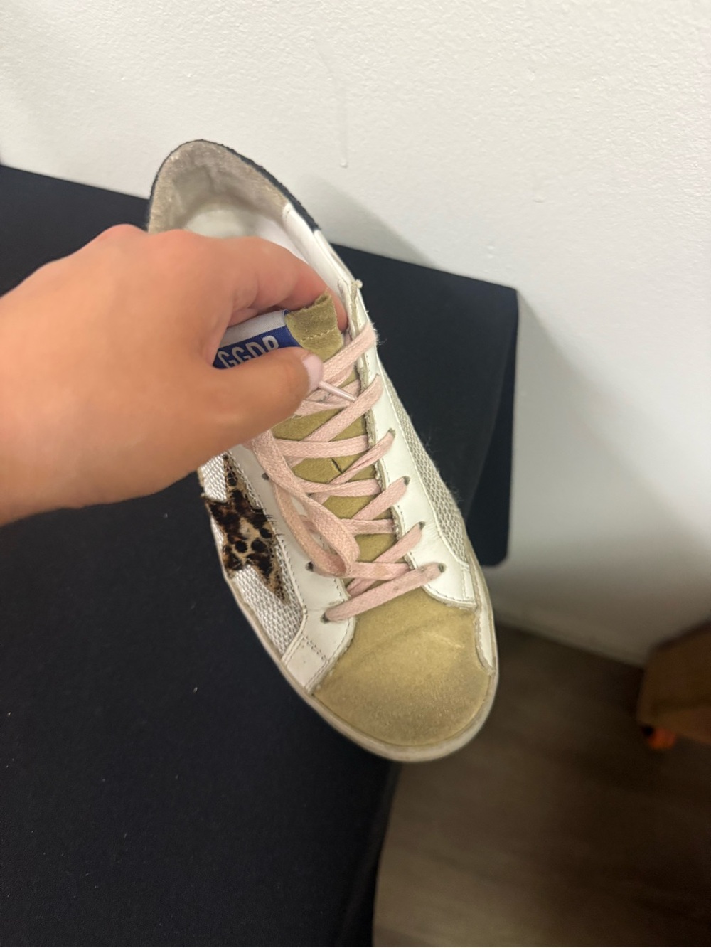 Golden Goose White Leather Low-Top Sneakers with Pink Laces and Leopard Star - Picture 5 of 11
